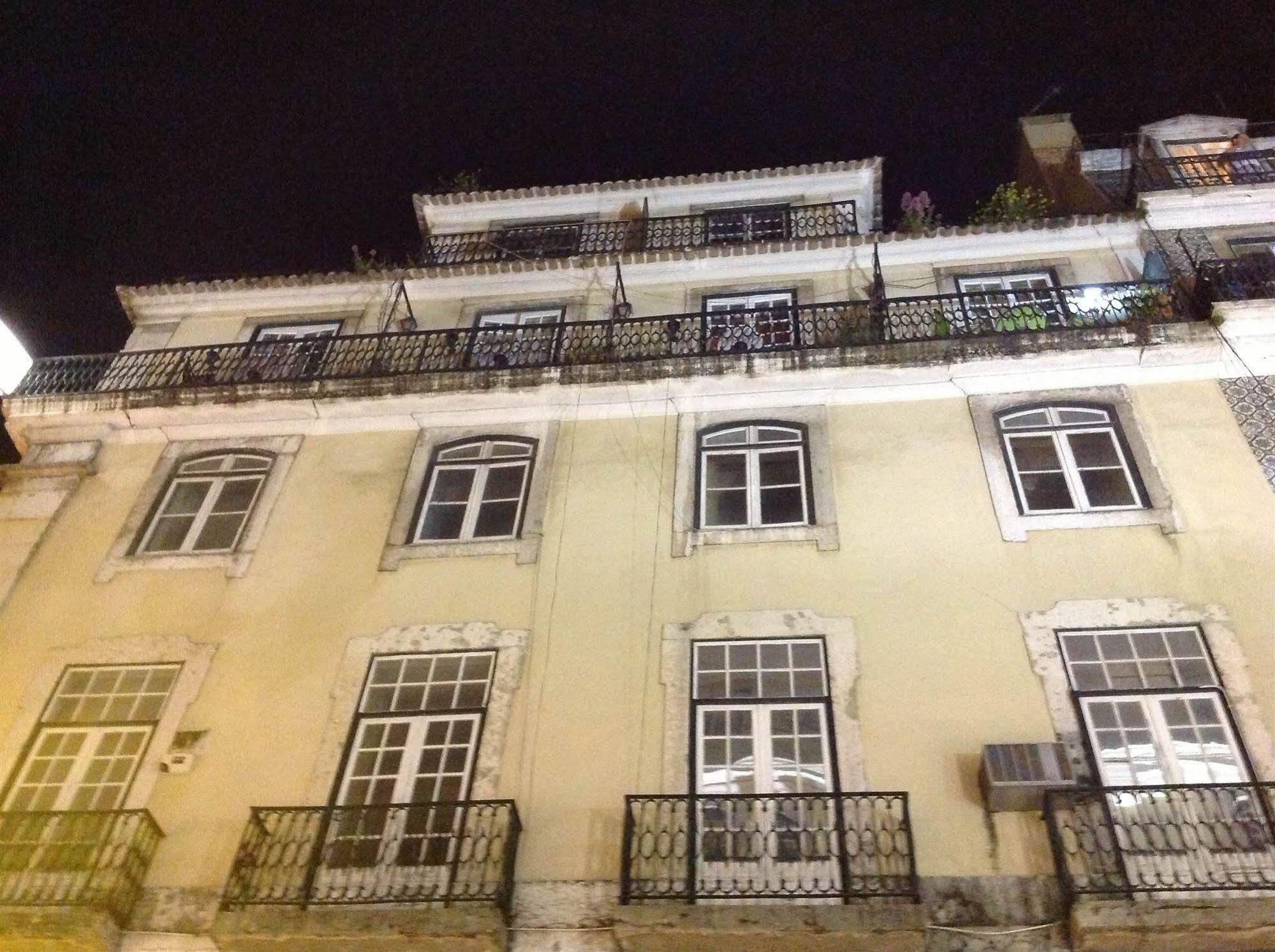 New Aljubarrota Guest House Lisboa Dış mekan fotoğraf